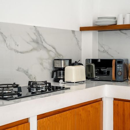 Villa Primarosa - Charming 3Br Villa With Rooftop Munggu Экстерьер фото